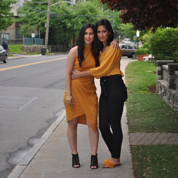 Meet your Posher, Miri and Shira! - Picture 4 of 10